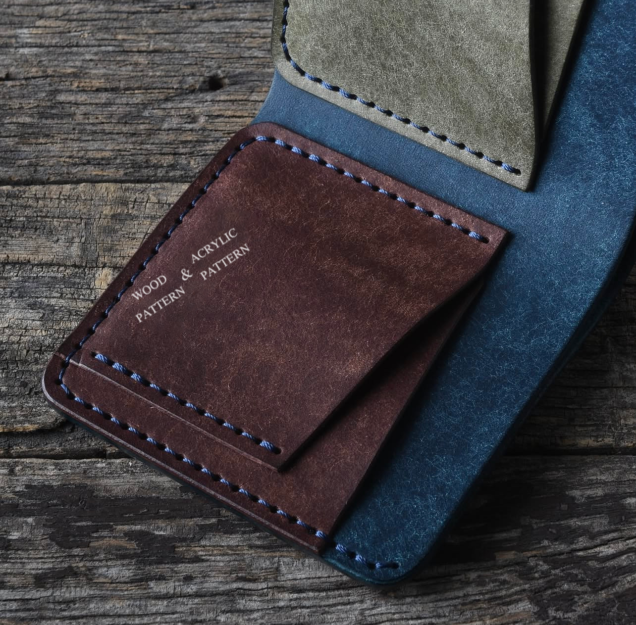 Bifold Leather Wallet Die Cutter – Veg-Tan Card Holder Pattern Tool, 10.5 x 10.5 cm Finished Size