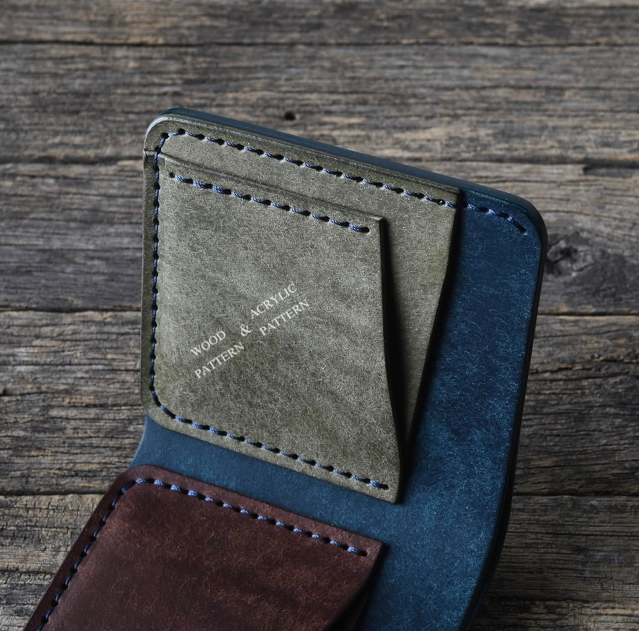 Bifold Leather Wallet Die Cutter – Veg-Tan Card Holder Pattern Tool, 10.5 x 10.5 cm Finished Size
